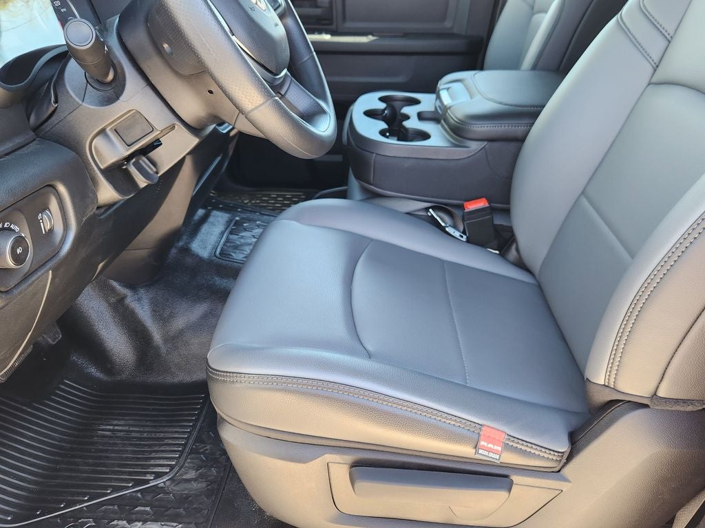 2026 RAM 5500 Chassis Cab RAM 5500 TRADESMAN CHASSIS CREW CAB 4X4 84' CA