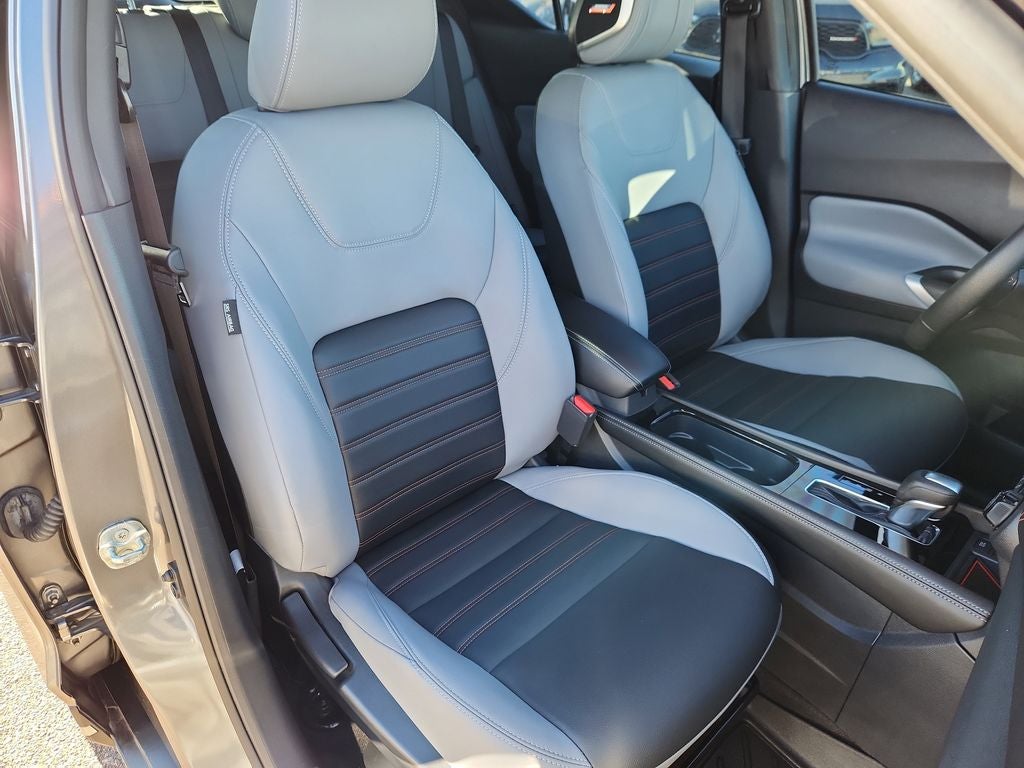 2023 Nissan Kicks SR Xtronic CVT