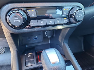 2023 Nissan Kicks SR Xtronic CVT