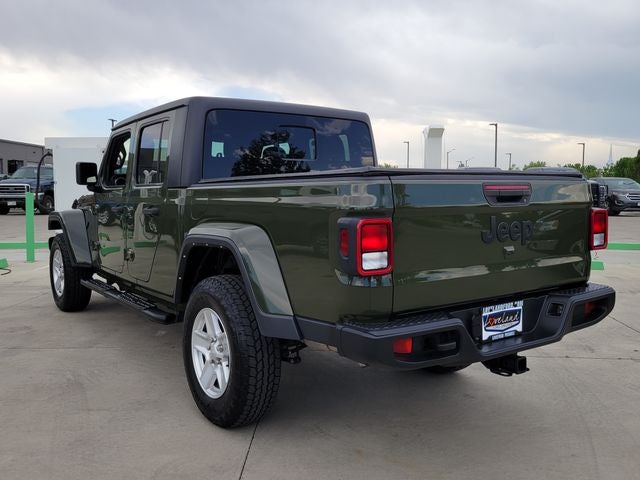 2022 Jeep Gladiator Sport