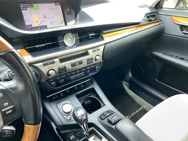 2015 Lexus ES 300h Hybrid