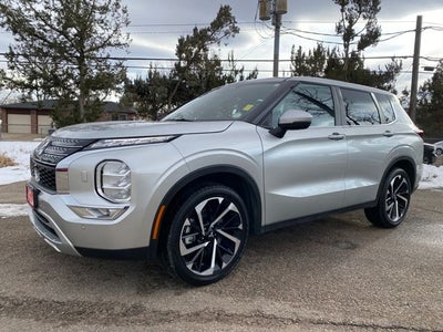 2023 Mitsubishi Outlander SE