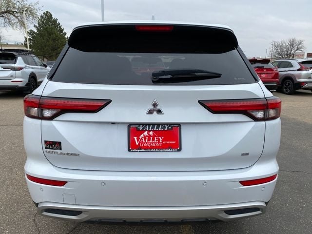 2023 Mitsubishi Outlander SE