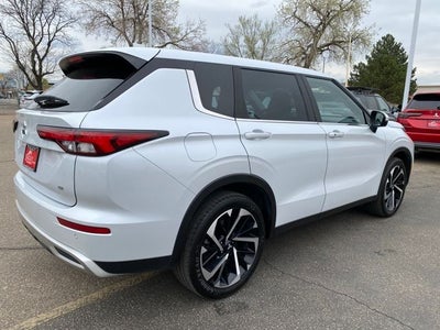 2023 Mitsubishi Outlander SE