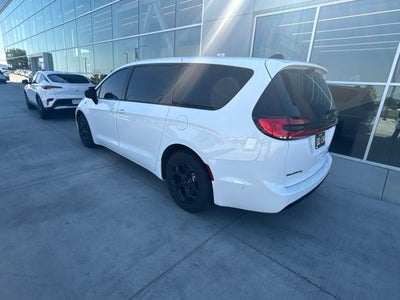 2024 Chrysler Pacifica Hybrid Select S Appearance