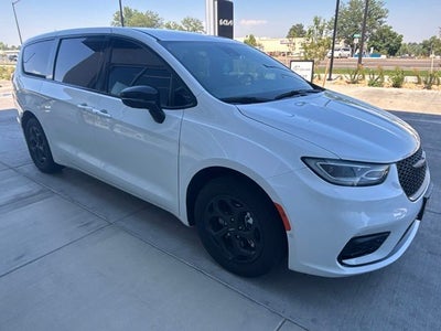 2024 Chrysler Pacifica Hybrid Select S Appearance