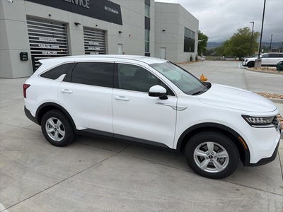 2022 Kia Sorento LX