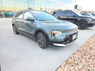 2025 Kia Niro SX