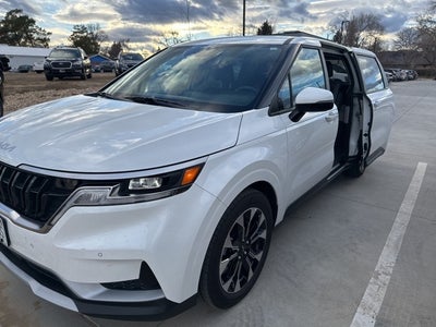 2023 Kia Carnival EX