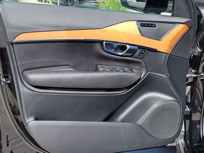 2021 Volvo XC90 T6 Momentum
