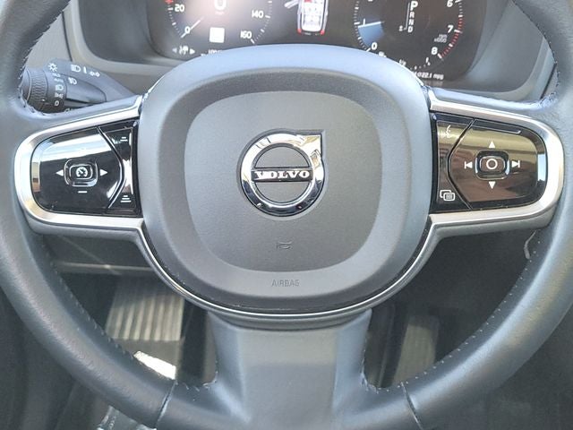 2021 Volvo XC90 T6 Momentum