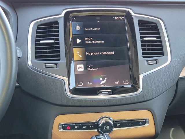 2021 Volvo XC90 T6 Momentum