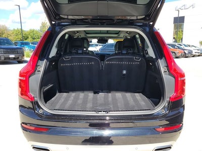 2021 Volvo XC90 T6 Momentum