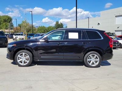 2021 Volvo XC90 T6 Momentum