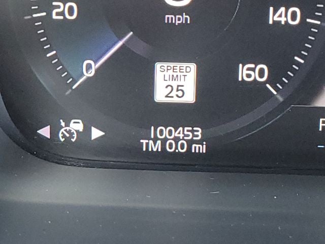 2021 Volvo XC90 T6 Momentum