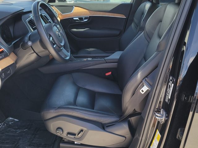 2021 Volvo XC90 T6 Momentum