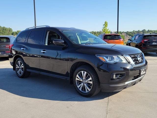 2017 Nissan Pathfinder SL