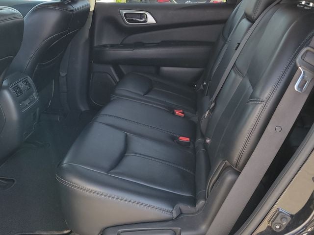 2017 Nissan Pathfinder SL