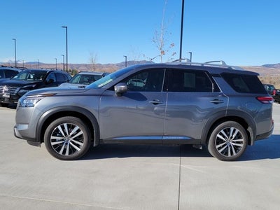 2025 Nissan Pathfinder Platinum